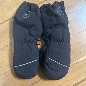 Kids Black Mittens by Kombi